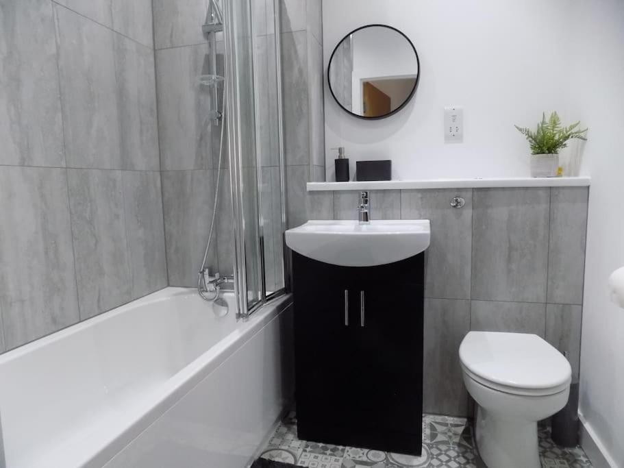 2 Bedroom Luxury City Centre Apt Лінкольн Екстер'єр фото
