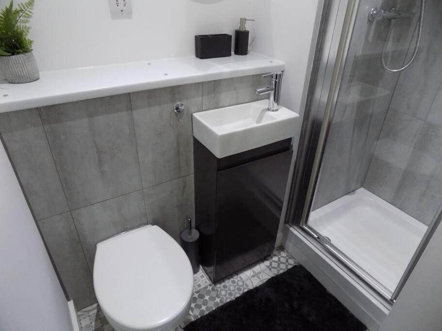2 Bedroom Luxury City Centre Apt Лінкольн Екстер'єр фото